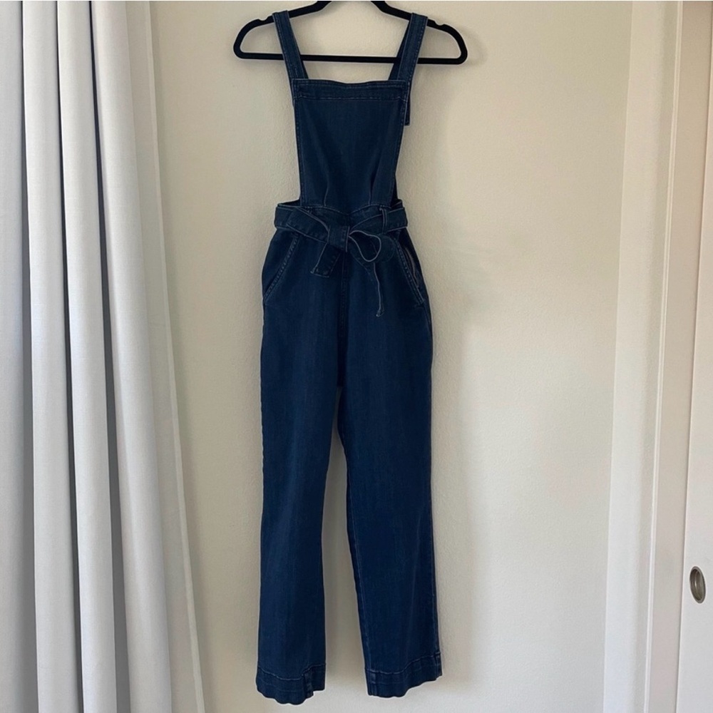 Universal Threads ✨ Women's Blue Denim Overalls